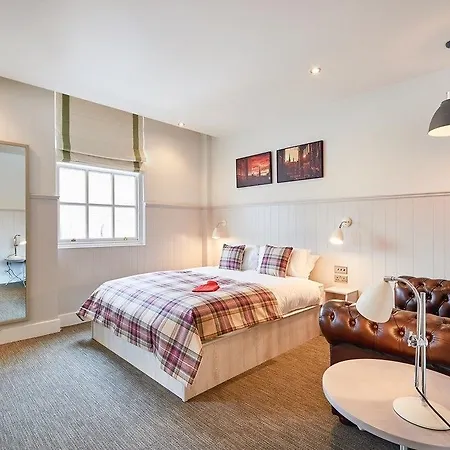 Saint Pauls House Hotel 4*