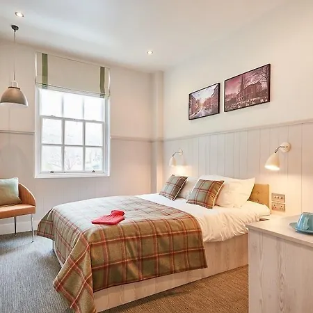 Saint Pauls House Hotel 4*